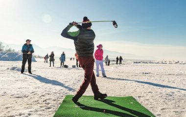 На соревнованиях Grand Baikal Ice Golf 2020. ФОТО: GRANDBAIKAL.RU